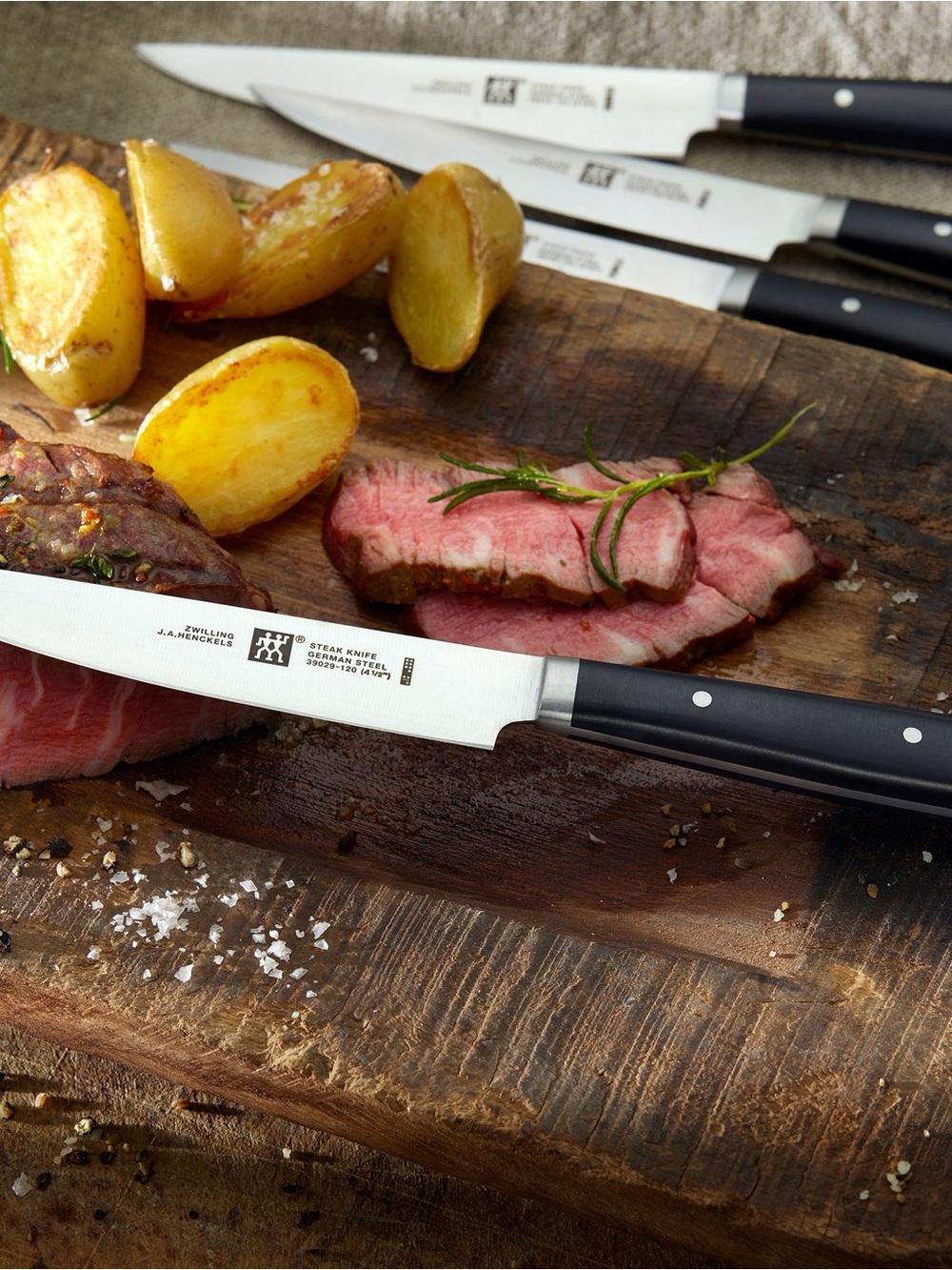 New ZWILLING J.A. Henckels Porterhouse Steak Knife Boxed Set Stainless Blades Bl